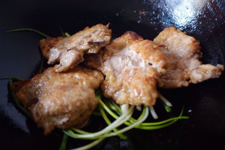 猪大排这样做嫩而不柴，酱香味浓郁，百吃不厌