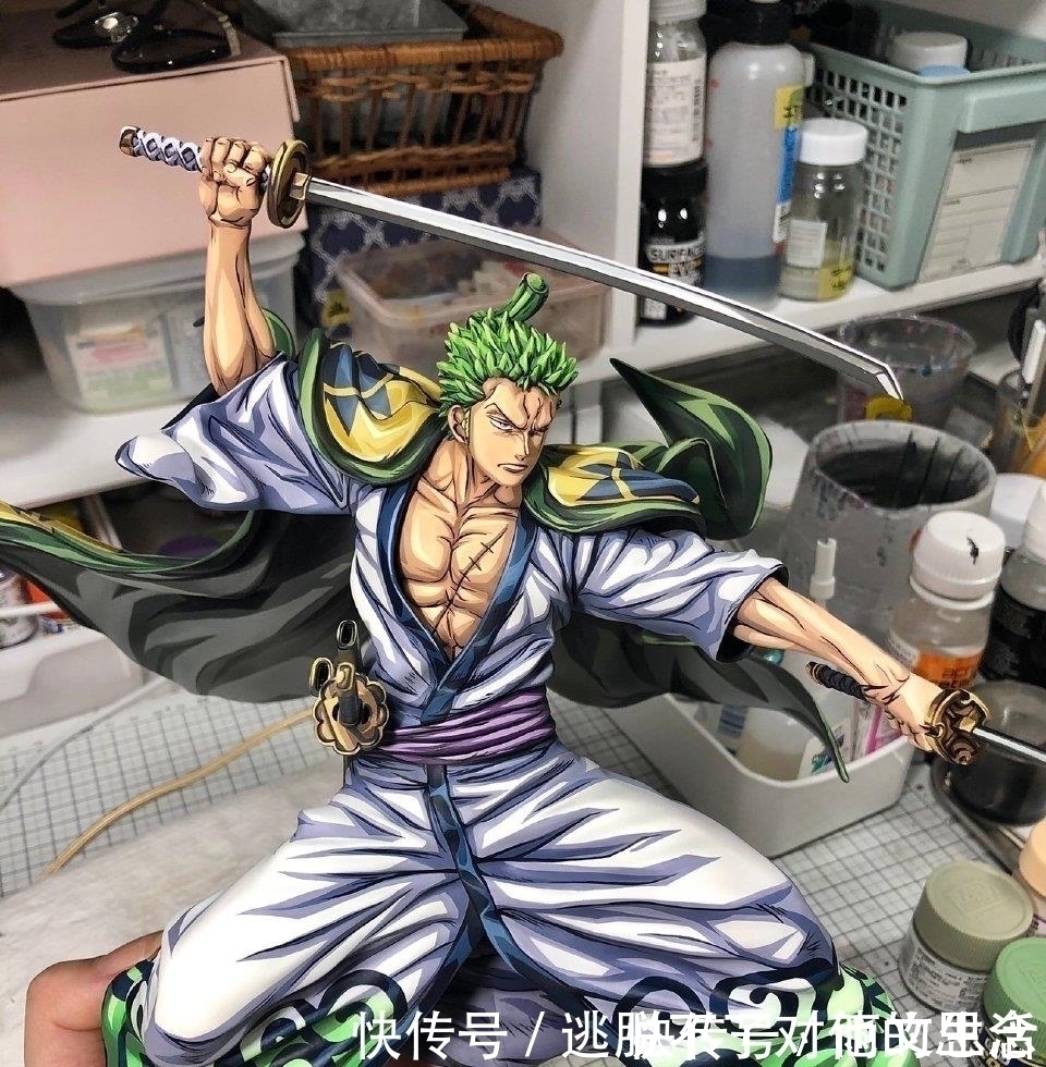 荒木|网友二次改造手办,按个人喜好给手办做涂装,立体手办像纸片