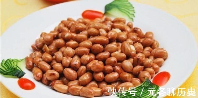 饭店|炸花生米时,撒盐撒酒都不对,饭店大厨放点它,30天不回潮