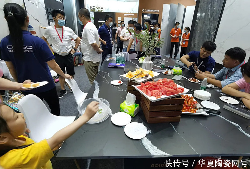 岩板|他们坚称,“岩板不是瓷砖,而是人造石”