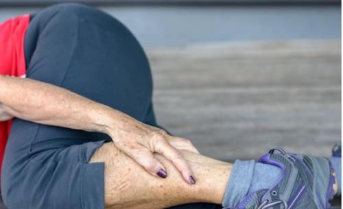 疾病|人老”腿“先衰，腿部会出现4个信号，或是疾病“报到”，莫忽视