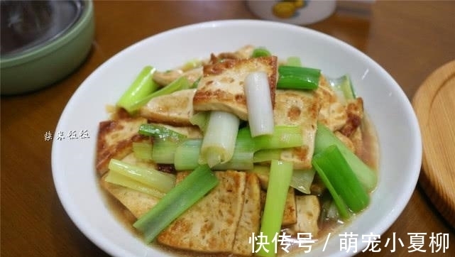 大葱|这两种食材是绝配,一香一鲜,简单一炒,比肉还好吃