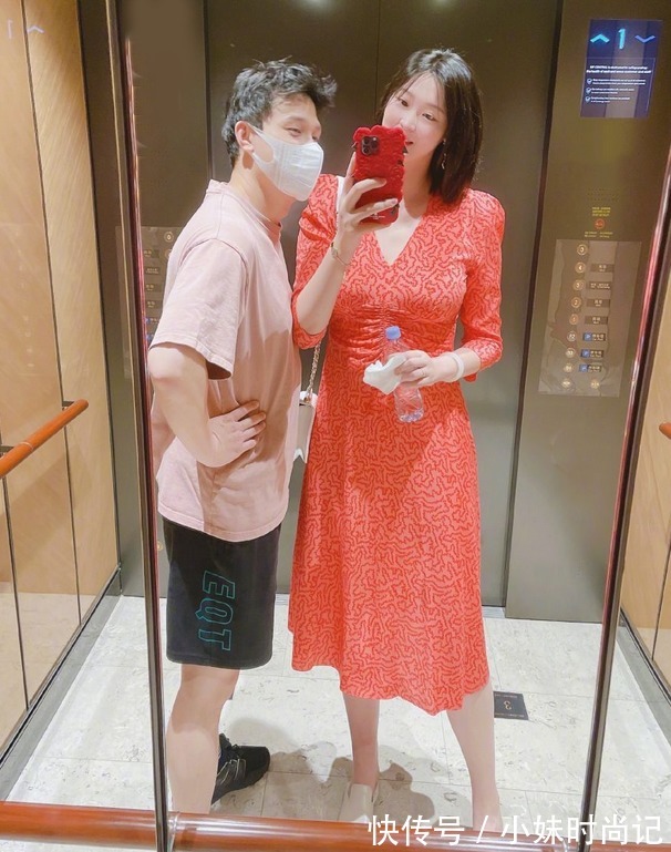 气质|惠若琪生女儿后逆生长!一袭印花裙美艳又大气,气质不输女明星