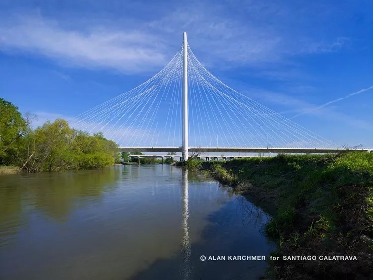建筑|唯有鬼才,才敢让建筑飞起来!