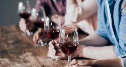 50岁后，“面部”出现3个异常，可能是脑出血要发生，希望你没有