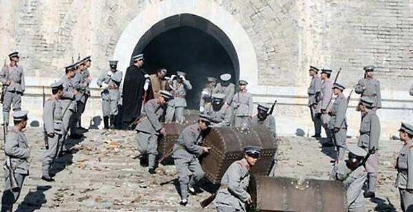 颗夜明珠|慈禧嘴里的夜明珠价值连城,为何孙殿英将它送给宋美龄后便消失了