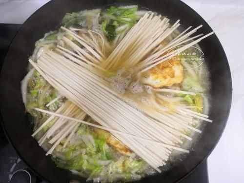 天冷,早餐这样吃,尤其这碗面,健康营养味道好,吃着肠胃舒服