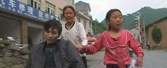 城市|因《变形计》染上公主病,被城市家庭拉黑,如今现状让人唏嘘