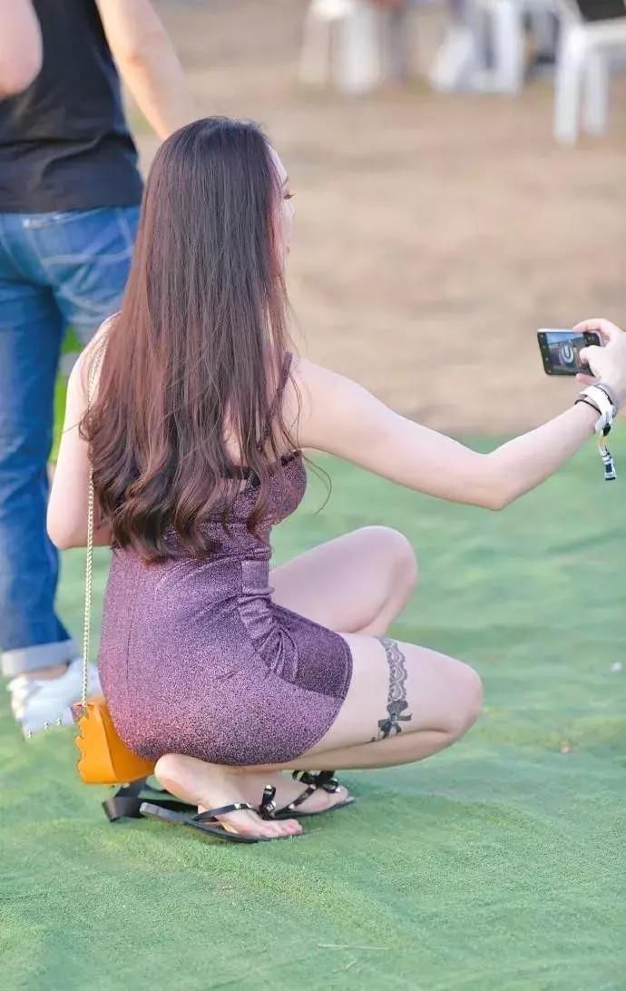 紫色|紫色的裙子总是女生的偏爱,也是时尚界的宠儿