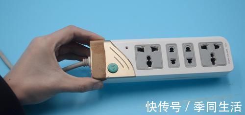 缝隙|不管插线板有多脏，教你一招，不用一滴水，插线板跟新的一样干净