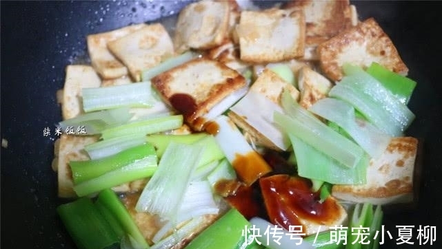 大葱|这两种食材是绝配，一香一鲜，简单一炒，比肉还好吃