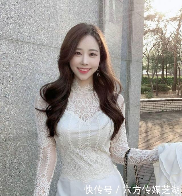 小姐姐太美了，迷人的笑容令人心动