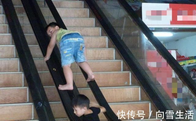 孩子|“孩子喝你口饮料能咋的”奶奶无理护娃,女孩怒怼我有肺结核