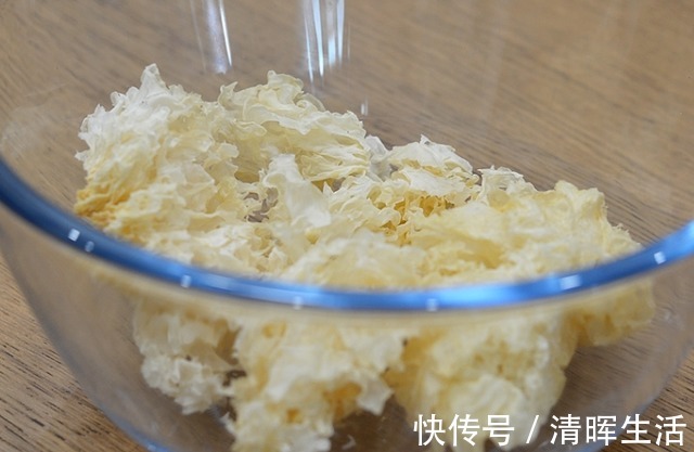 黄瓜|比拍黄瓜还受欢迎的凉拌菜，脆嫩爽口，清热解暑，胶质满满皮肤好