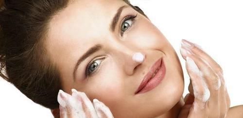 妙招|鼻子上黑头去不掉皮肤科医教你1个妙招,轻轻一抹,黑头全出来