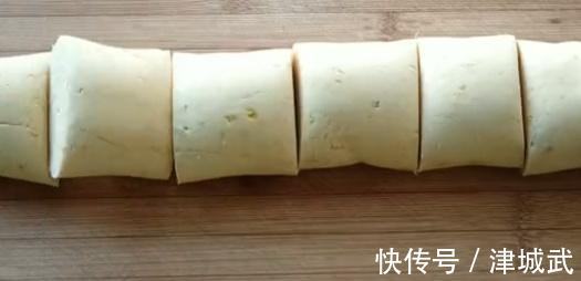 减肥|多给家人做这道粗粮早餐饼，小孩吃补钙，女人吃减肥抗衰老，特香