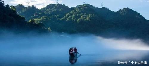 门泊东吴万里船!杜甫52岁写下一首诗,短短28字流传千年,小学生必背