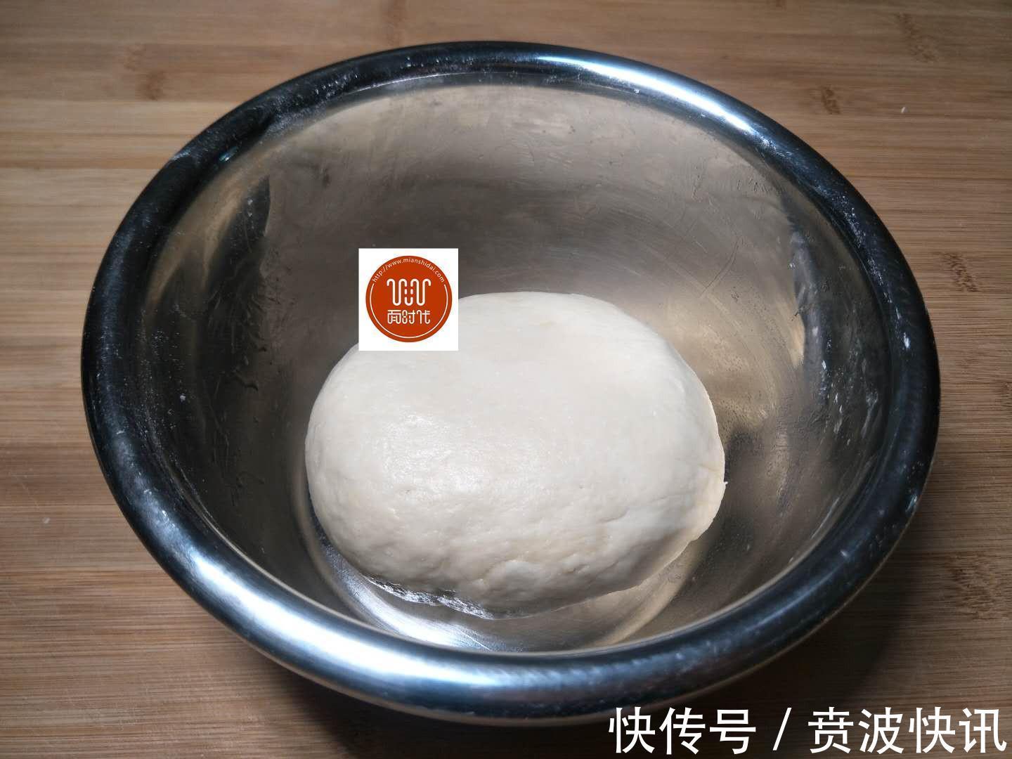 花卷不要再蒸着吃了，试试着样做，3分钟就出锅，宣软又酥脆！