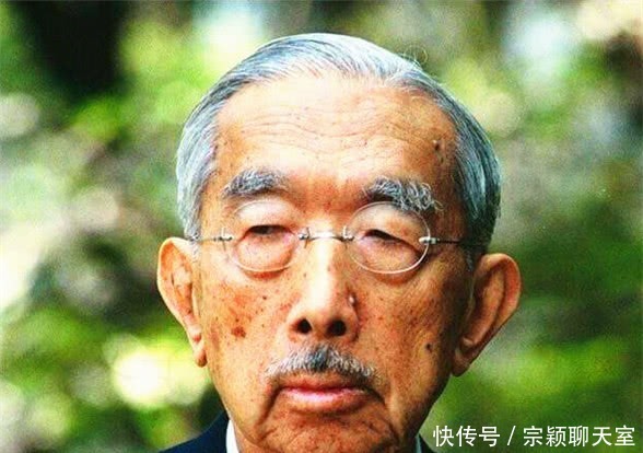 切腹自杀|日本投降后,麦克阿瑟问天皇:你为啥不切腹自杀?天皇回复4个字
