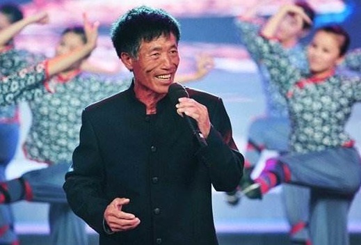 “星光大道”爆红,巅峰时拒绝商演回家种地,马广福后来怎么样了?