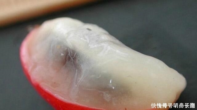 看看迪拜的土豪每天吃什么水果,我一种都没见过,更买不起