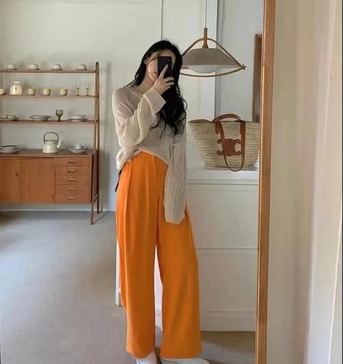 阔腿裤已经过时了，今年流行的是“云朵裤”，遮肉显瘦又时髦