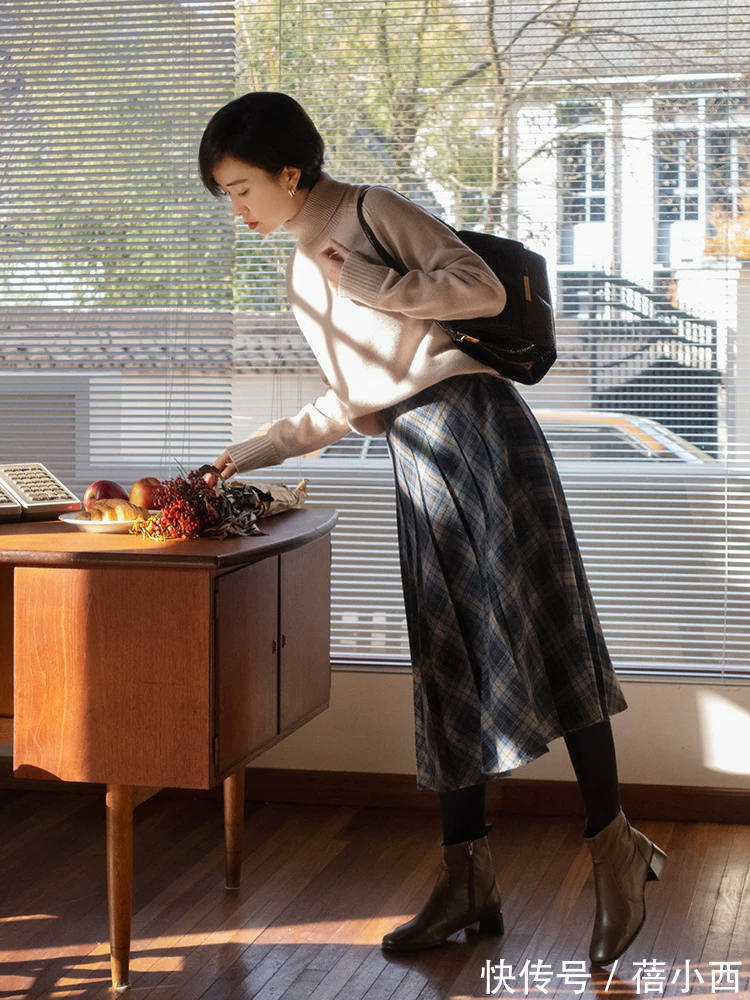 针织裙 穿衣从“土气”到“高雅大气”,40+女人需要做啥?半身裙能帮你