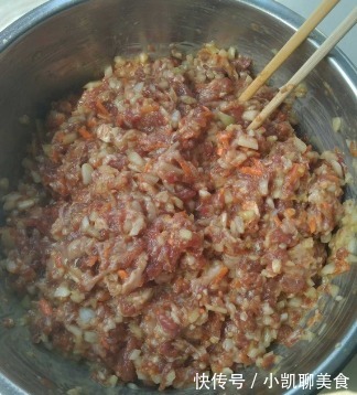 羊肉馅儿|做羊肉饺子,别放太多调料!这4样就够了!肉馅嫩滑好吃无膻味