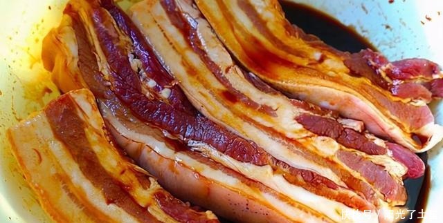 比熏|比熏腊肉更加美味的是酱油肉,只需要2步就可以完成,方便快捷