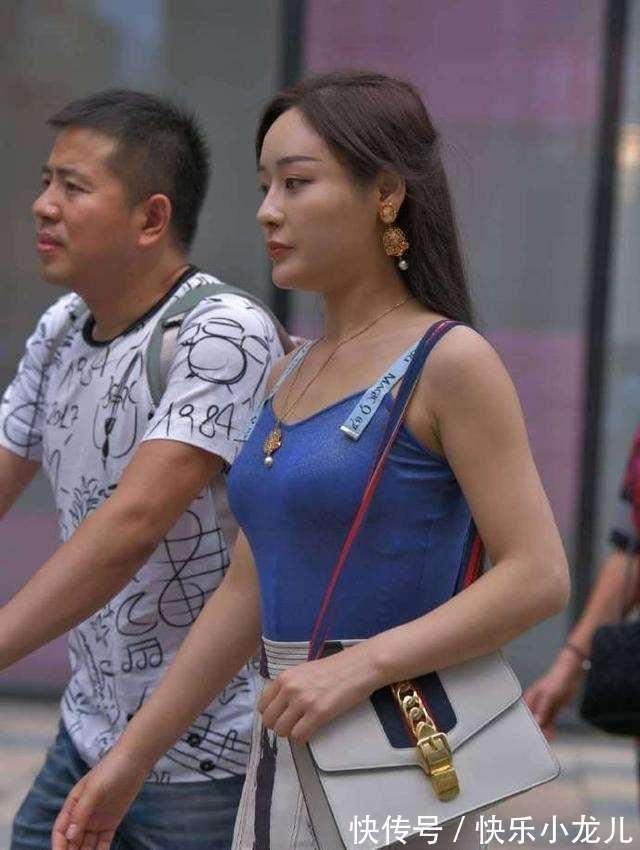 穿搭 精致的印花瑜伽裤穿搭,少不了休闲裤装的修饰,增高显瘦