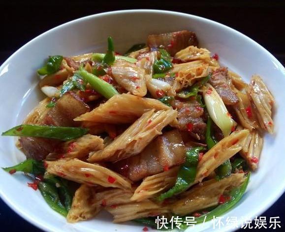 餐桌上多准备几道营养家常美食，简单好做，家里的大厨就是你