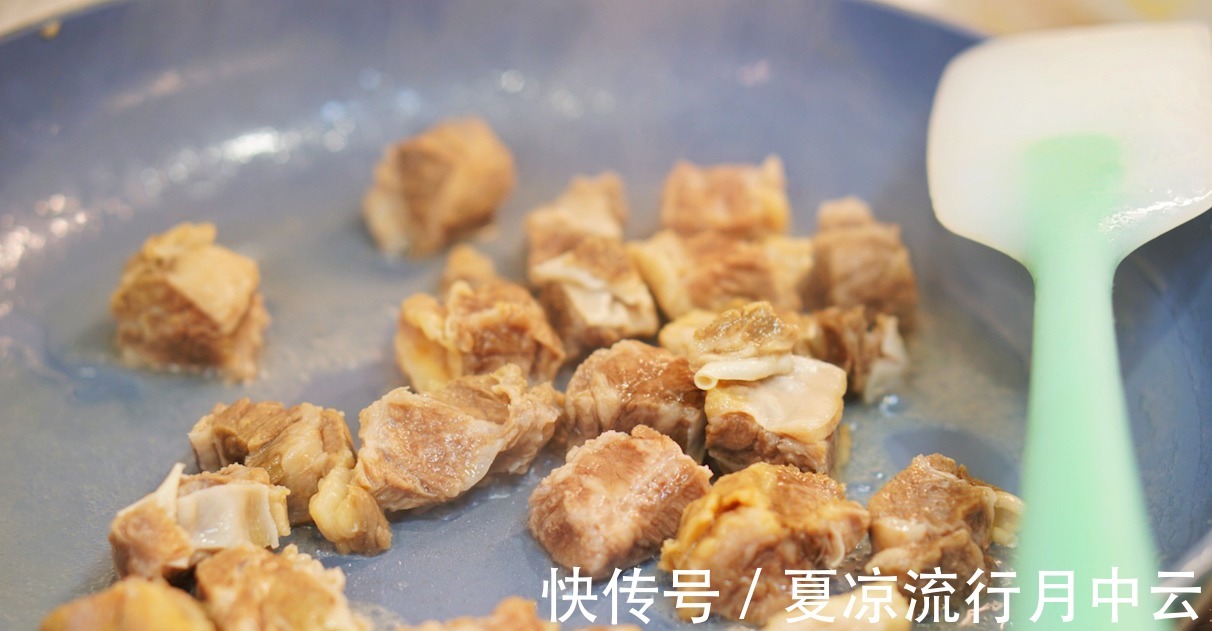 牛腩|香浓好吃的咖喱,搭配上软烂的牛腩肉,真美味!