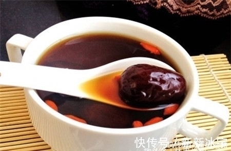 瘦身|女性来大姨妈时，常吃此4种食物，排出毒素，美容瘦身，子宫干净