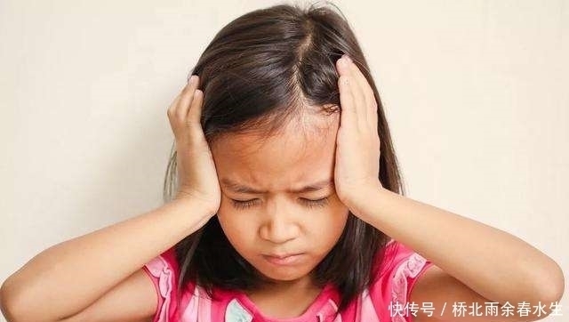 行为|孩子出现这4种“古怪”行为,家长要多留心,娃心理可能出了问题!