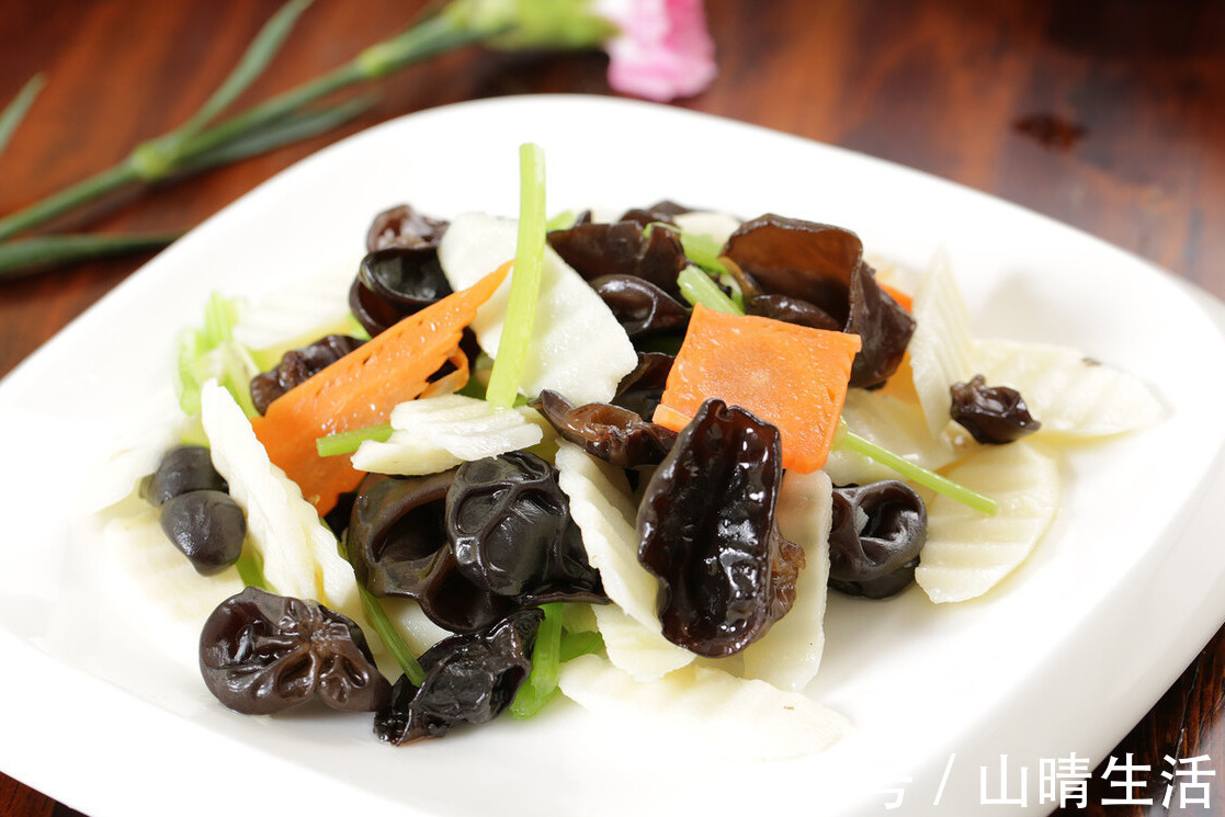 木耳|炒木耳,总是炸锅怎么办不要直接下油锅,教你一招,脆嫩不炸锅