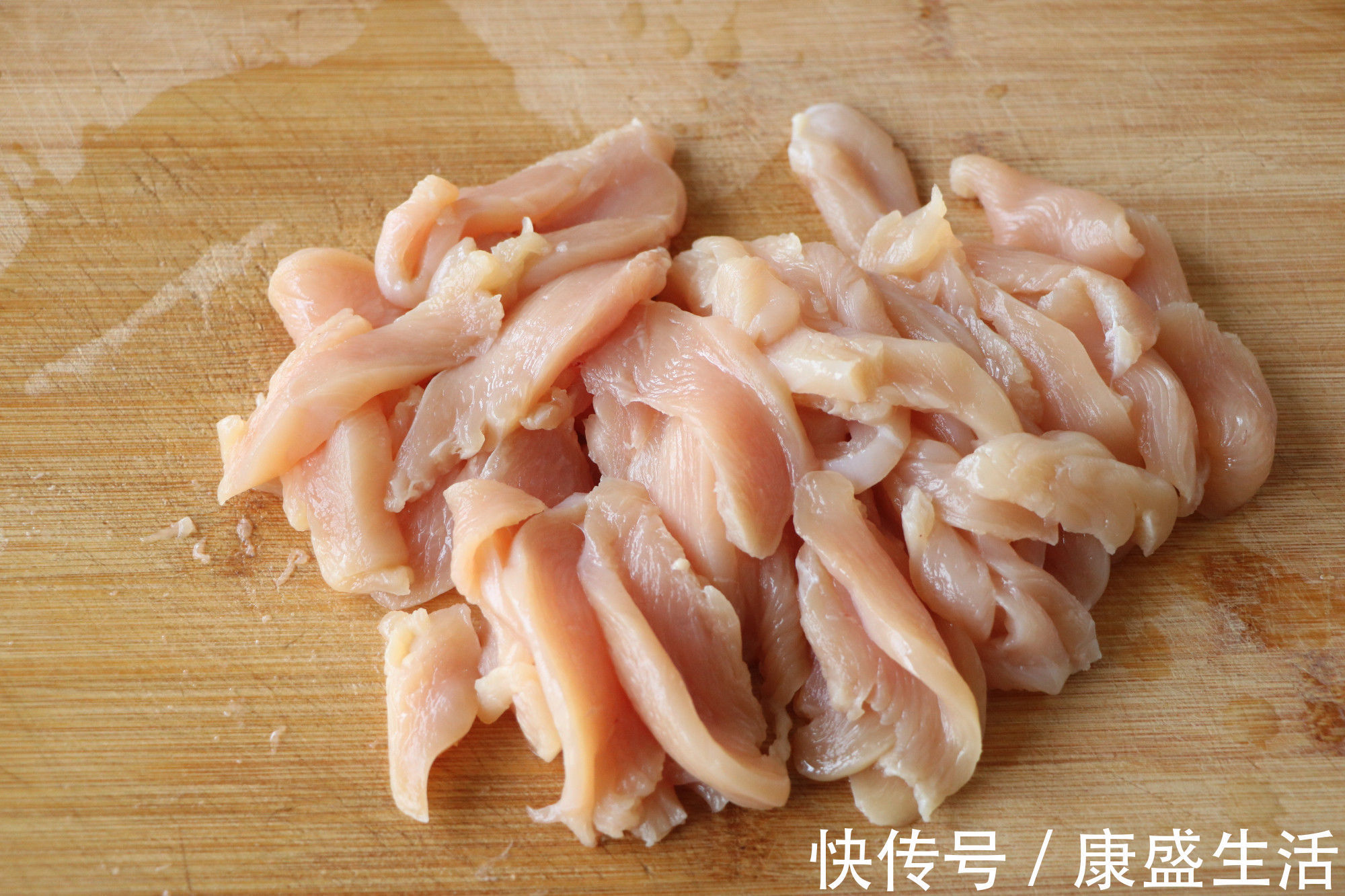 蛋清|鸡胸肉还可以这样吃,不用一滴油,上锅蒸一蒸健康美味两不误