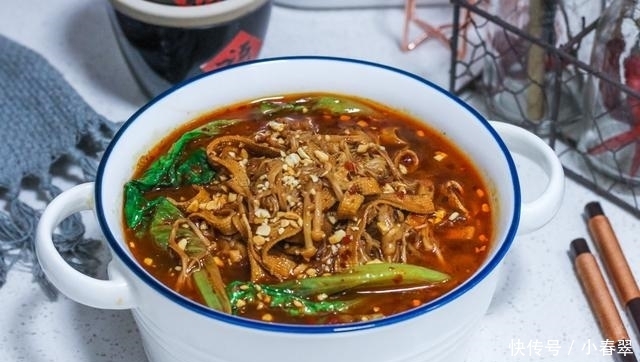 冬天最想吃的不是羊肉牛肉,而是这道菜,5块钱煮一锅,特舒服!