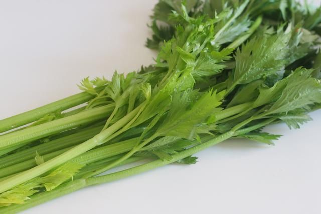 这三样，堪称包子馅儿的黄金搭配，鲜香、爽口，一吃就停不下来