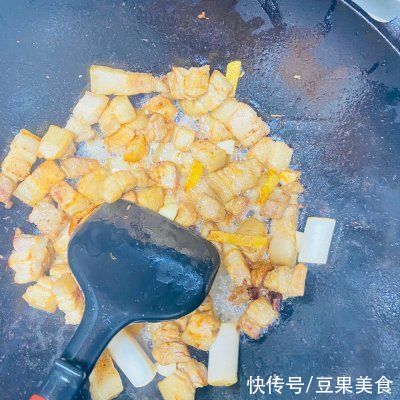 豆瓣酱|营养美味两手抓，家常红烧肉是你的不二之选