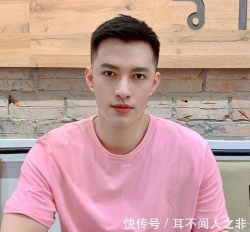 露额|20岁左右男生别留“锅盖头”,剪这5款发型更适合,干净又帅气