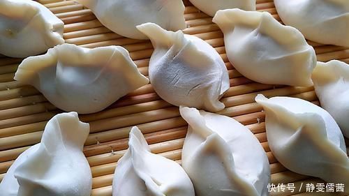 调萝卜馅,下锅焯水还是用盐杀水?学会这么做,味道更香还不出水