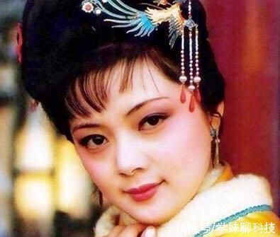 袭人!宝玉生日,黛玉为何要饮下宝钗喝剩的半杯茶此处曹雪芹大有深意