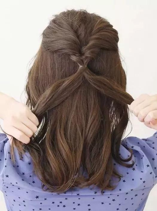 卷发怎么扎简单又好看，学会这5种就够了
