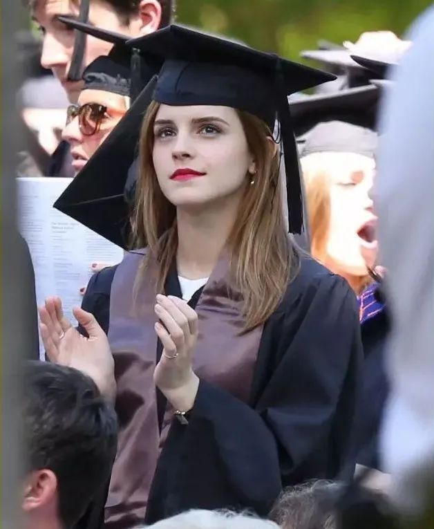 哈利波特二十周年主演再聚首,男大十八变,网友直呼还我魔法少年