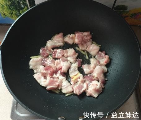 炒肉时，别用淀粉腌！大厨教你2招，不管啥肉都滑嫩入味，超好吃