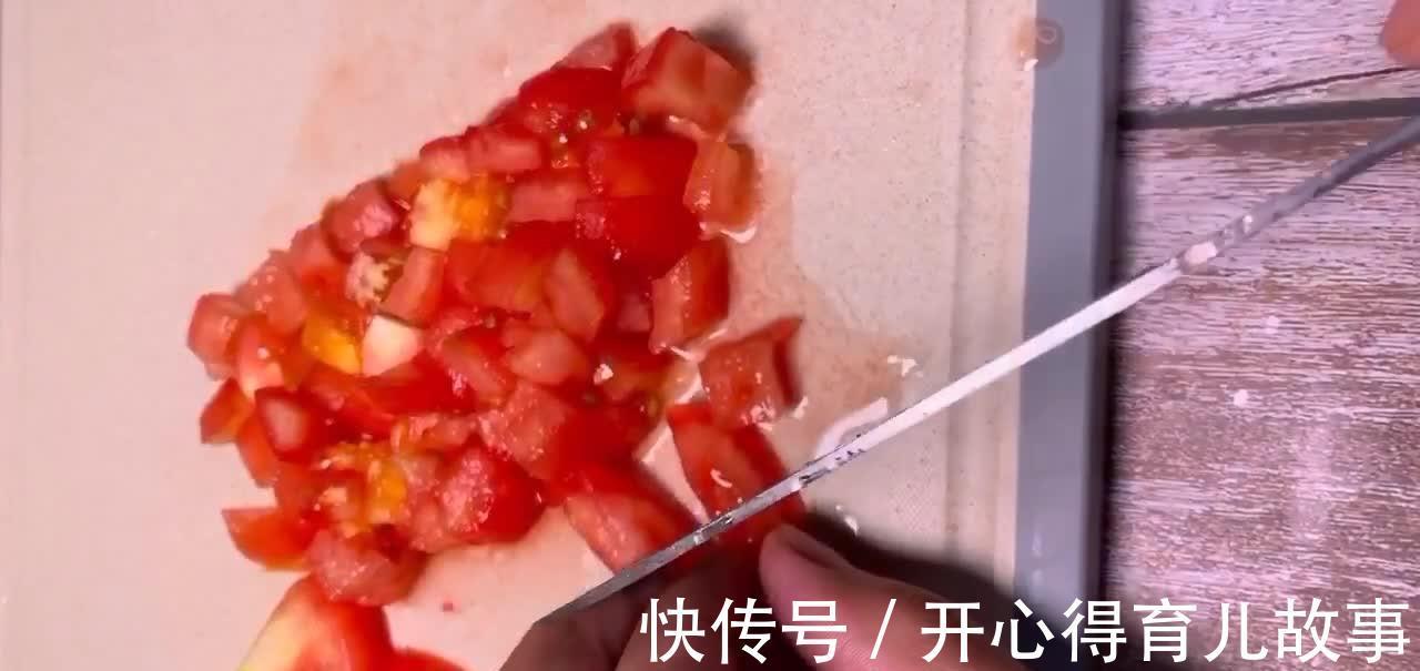 桑拿天，来碗汤浓味美的“酸辣汤”，消暑又去脂，比吃冷饮健康！