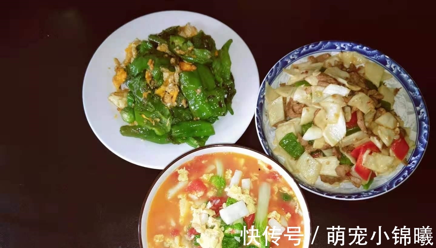 汤匙|两口子的午餐,两菜一汤只花了20多元钱,朋友说我太会过日子