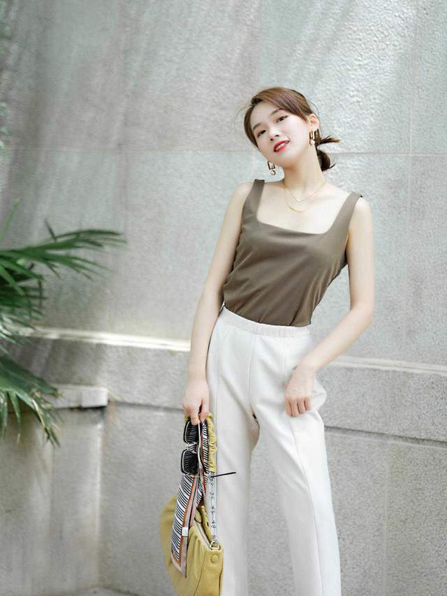 阔腿裤|奔三奔四的气质女神爱这样穿,吊带上衣配西裤干练精致,减龄时髦
