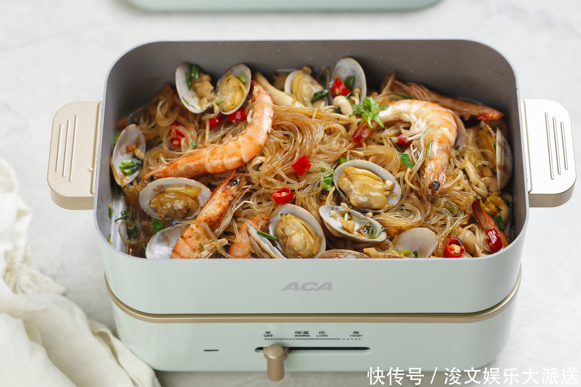 海鲜|超火爆的海鲜粉丝煲,想吃就在家做,每一根粉丝都不想错过