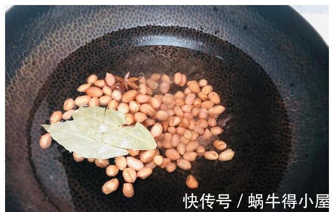 黄瓜|芹菜拌花生怎么做才好吃?掌握几个小技巧,清脆爽口,颜色不发黑